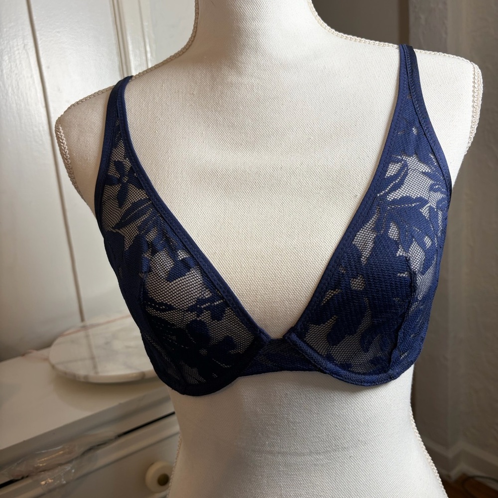 Elegant Navy Lace Bra